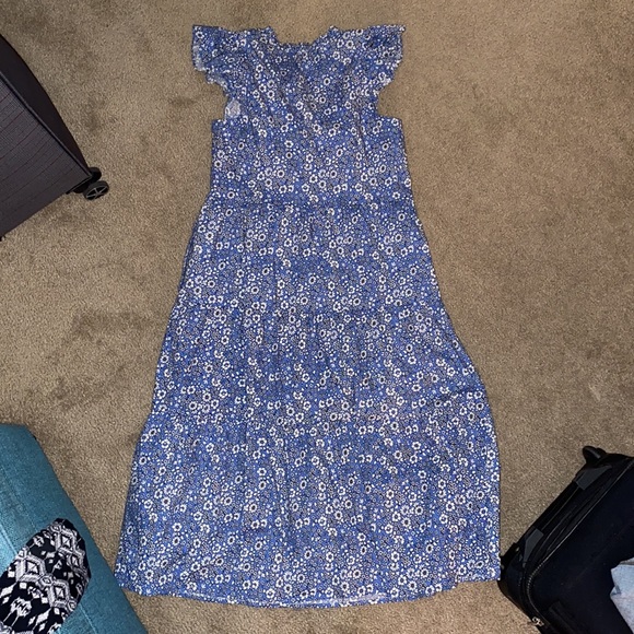 This is a size small J. Crew summery maxi dress in the color blue - Picture 5 of 5